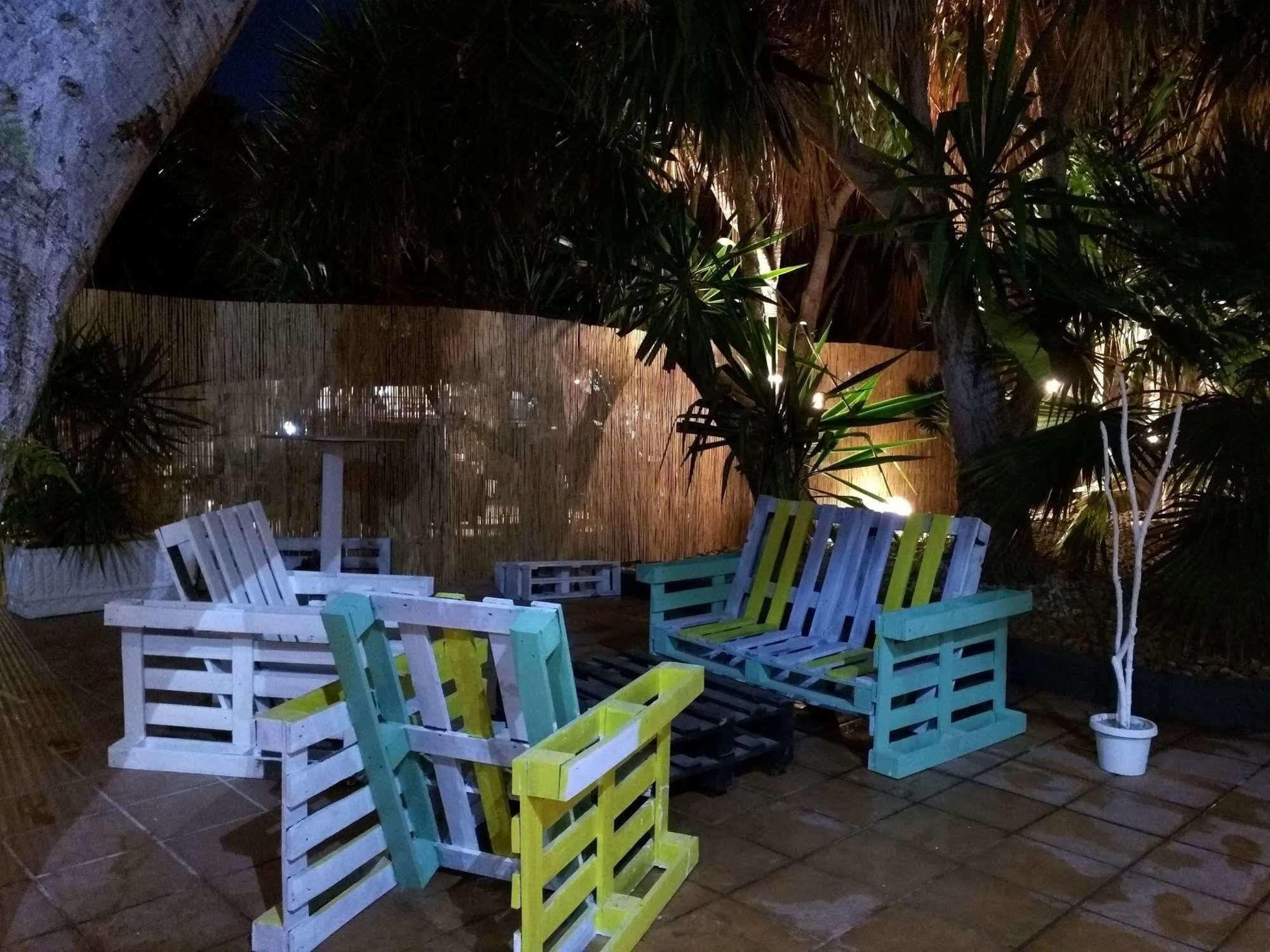 Nwt Paradise Urban Hostel Alicante Eksteriør bilde